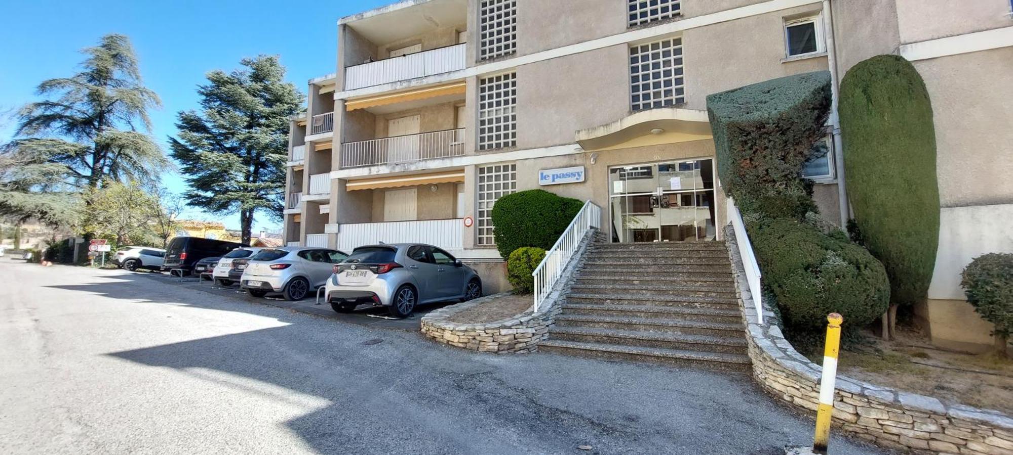 Le Calme Au Centre Ville Greoux-les-Bains Exterior photo